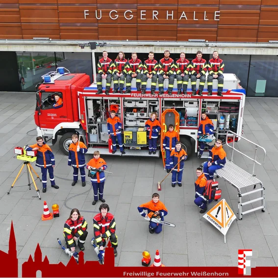 2023_Gruppenfoto mit Ausbilder.JPG